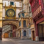Le General Beau F3 Entre Les Quais Et La Place Du Vieux Marche A Rouen